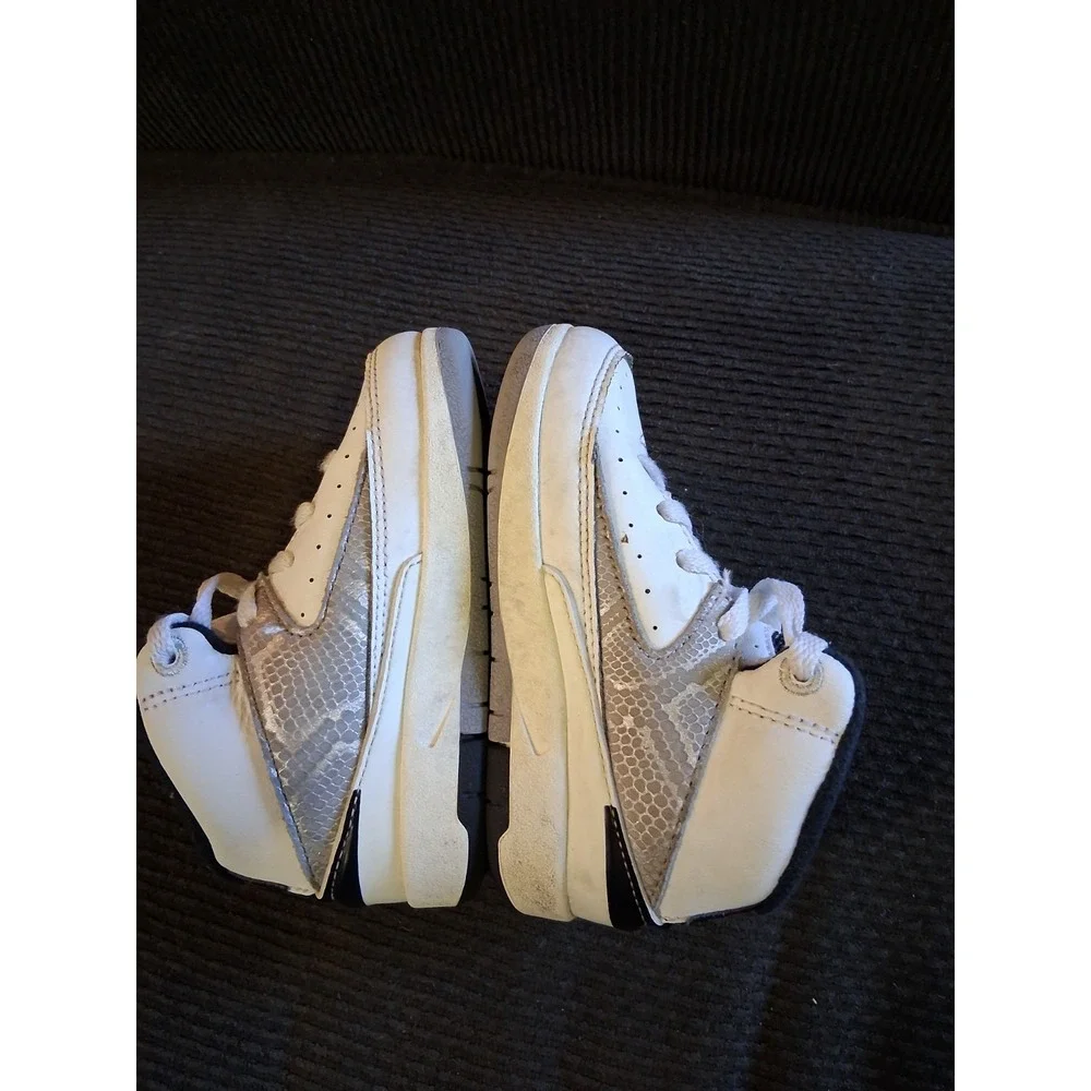 Nike Jordan 2 Retro White/Fire Red-Black-Sail DQ8563-102 Toddler Size‎ 6C